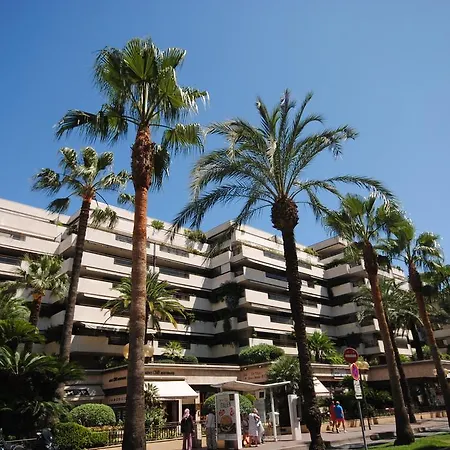 Gray D'albion Apartment *